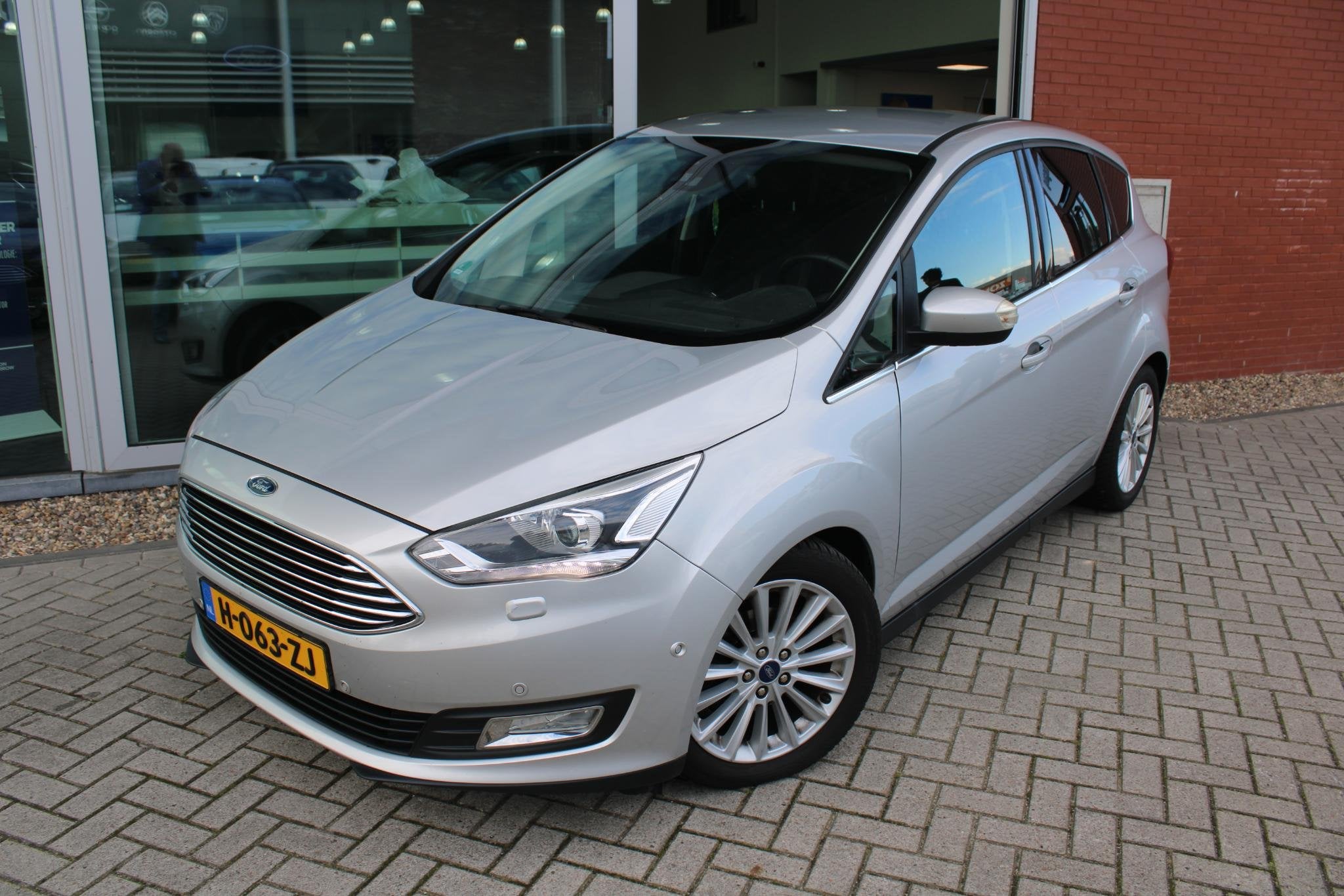 Ford C-Max 1.0 EcoBoost 125 PK Titanium | Camera | Winterpac, Auto's, Voorwielaandrijving, Dealer onderhouden, Gebruikt, Handgeschakeld