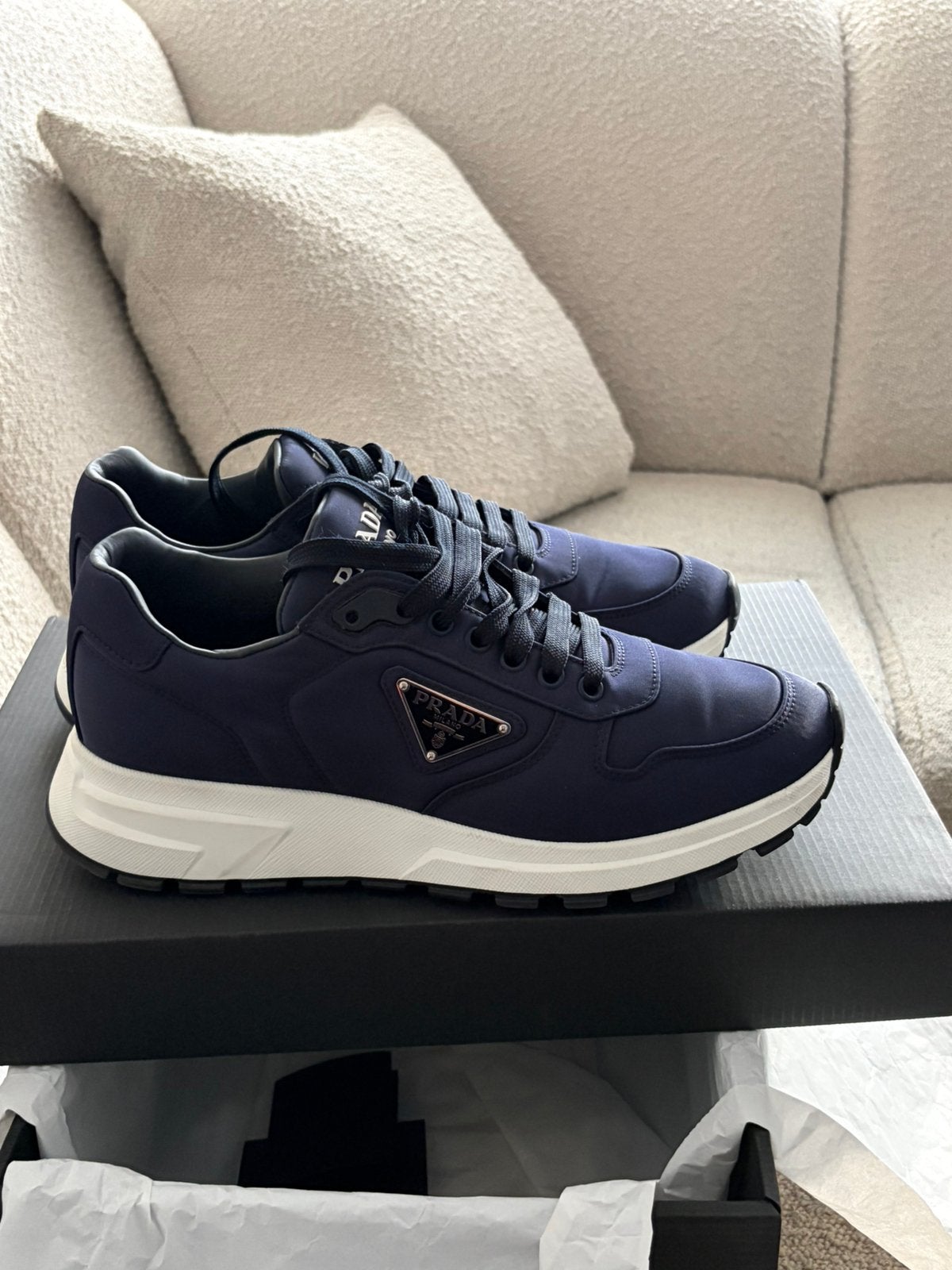 Prada sneakers Re-Nylon Marine kleur. maat 40.5. Met bon, Kleding | Heren, Ophalen of Verzenden, Zo goed als nieuw, Zwart
