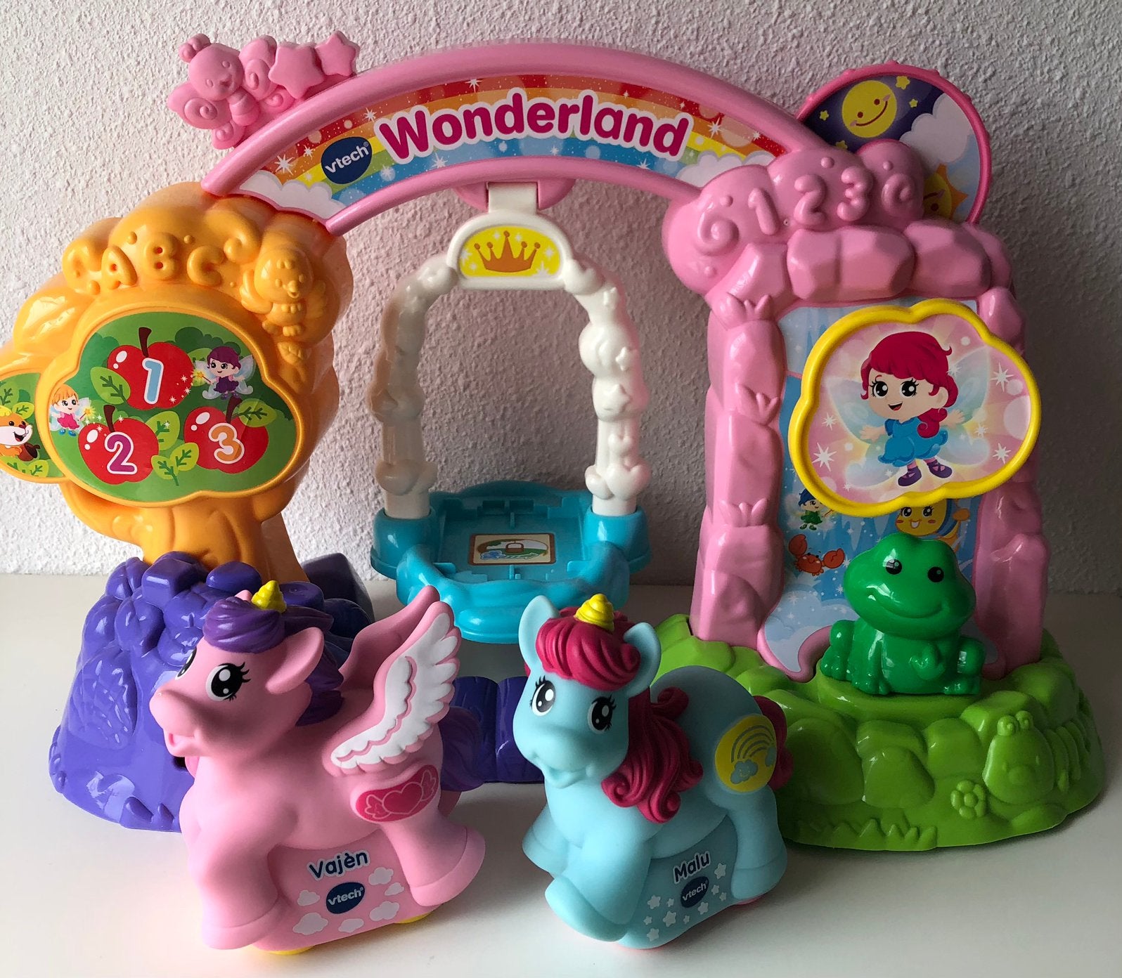 SPEELGOED v-tech wonderland met 2 eenhorns/ unicorns, Kinderen en Baby's, Speelgoed | Vtech, Ophalen, Zo goed als nieuw, 6 maanden tot 2 jaar