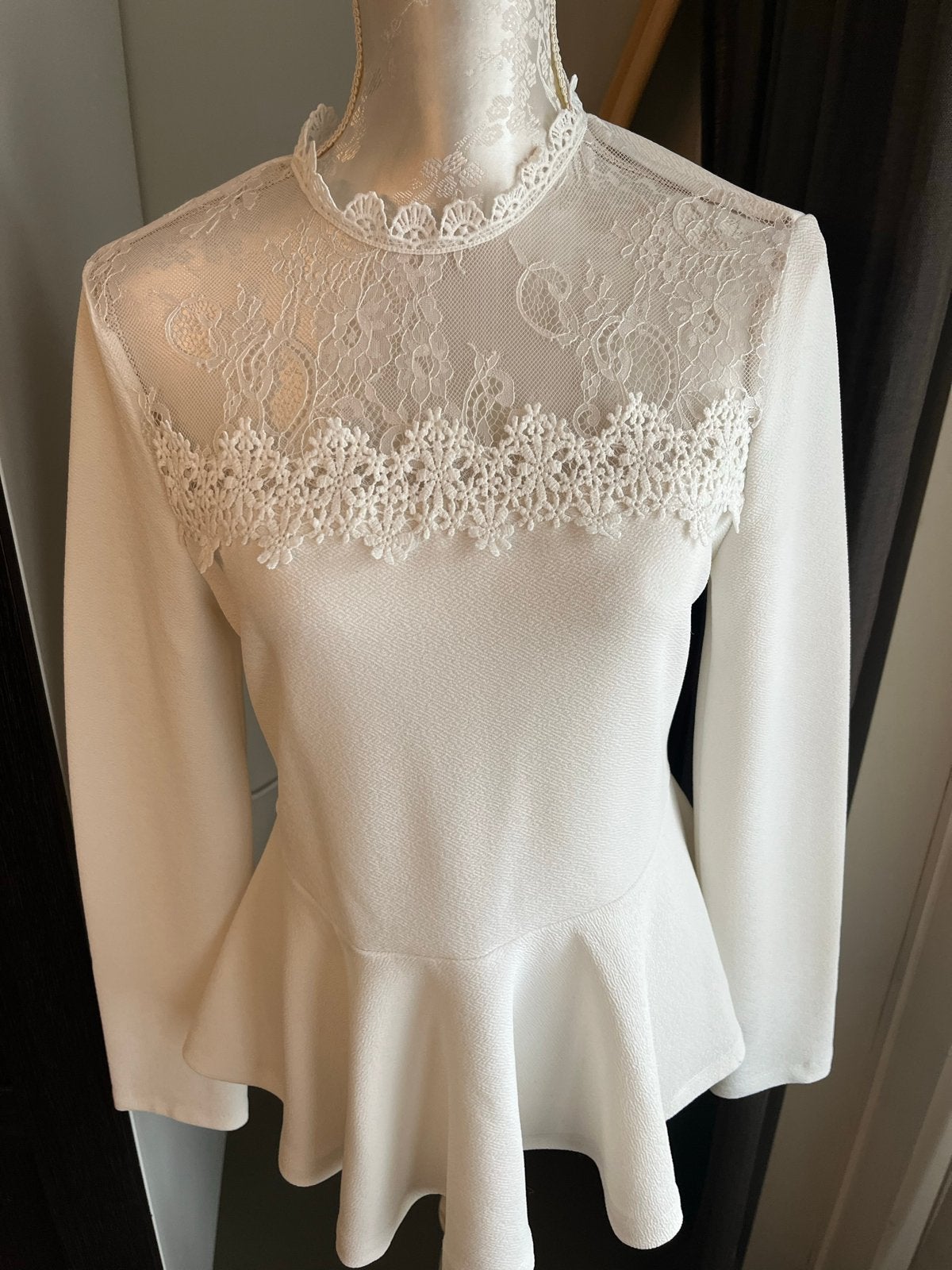 Witte Peplum Top met Kant - Shein Maat L, Wit, Maat 42/44 (L), Ophalen of Verzenden, Zo goed als nieuw
