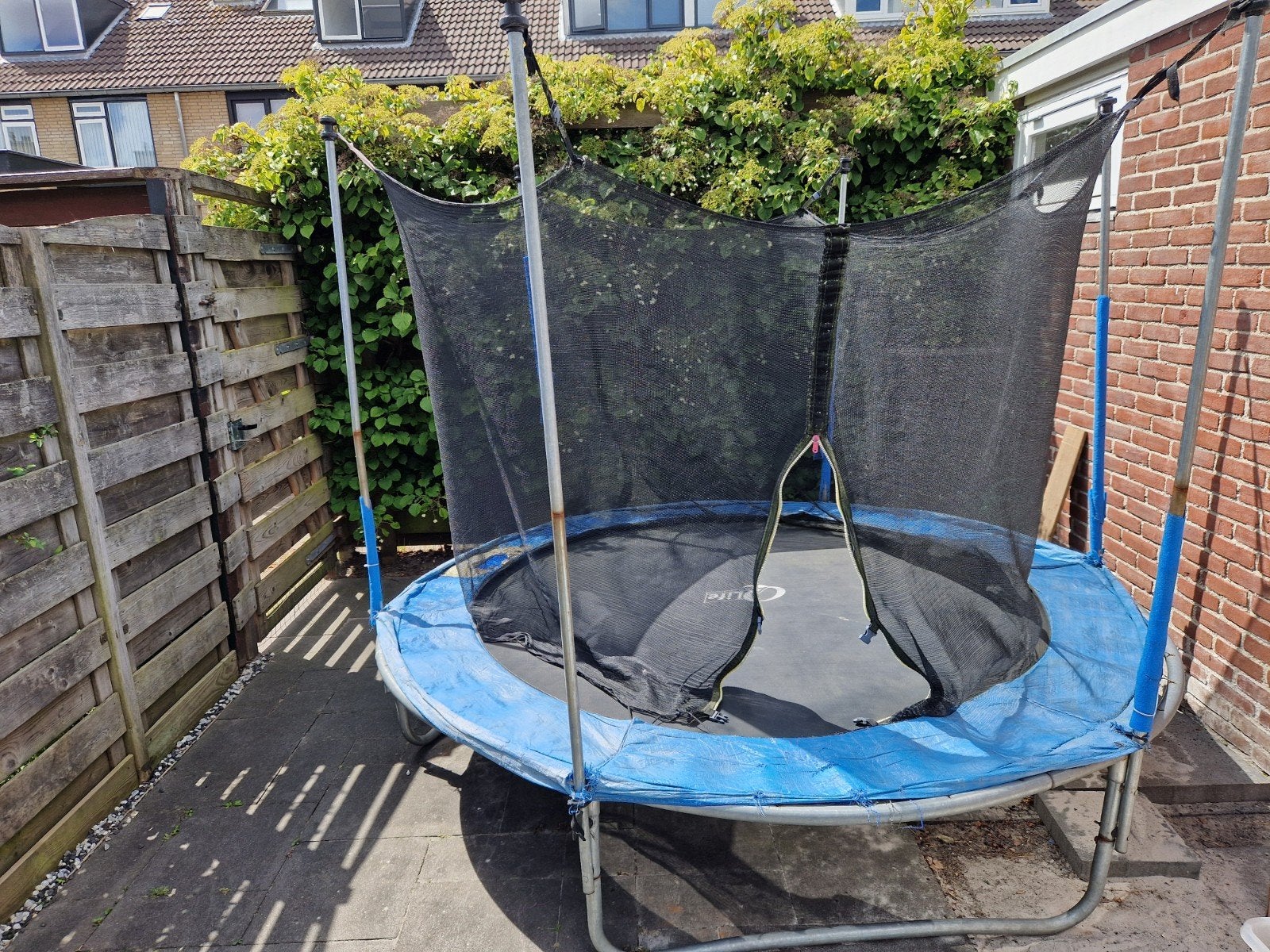 Ruime trampoline met veiligheidsnet - 244 cm, Ophalen, Gebruikt