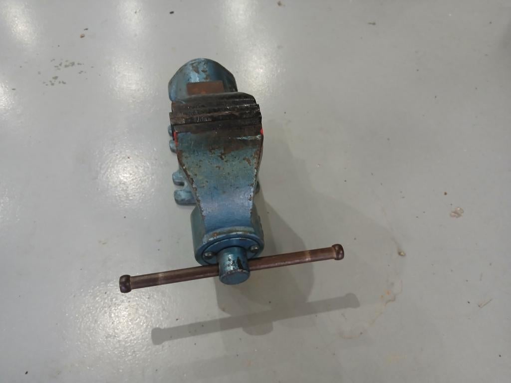 Bankschroefje 8cm / 80mm - bankschroef, Doe-het-zelf en Verbouw, Ophalen of Verzenden, Gebruikt