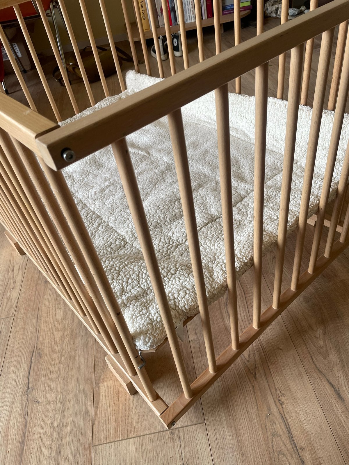 Vierkante babybox van blank hout, verstelbaar, Ophalen of Verzenden, Gebruikt, Vierkant, In hoogte verstelbaar