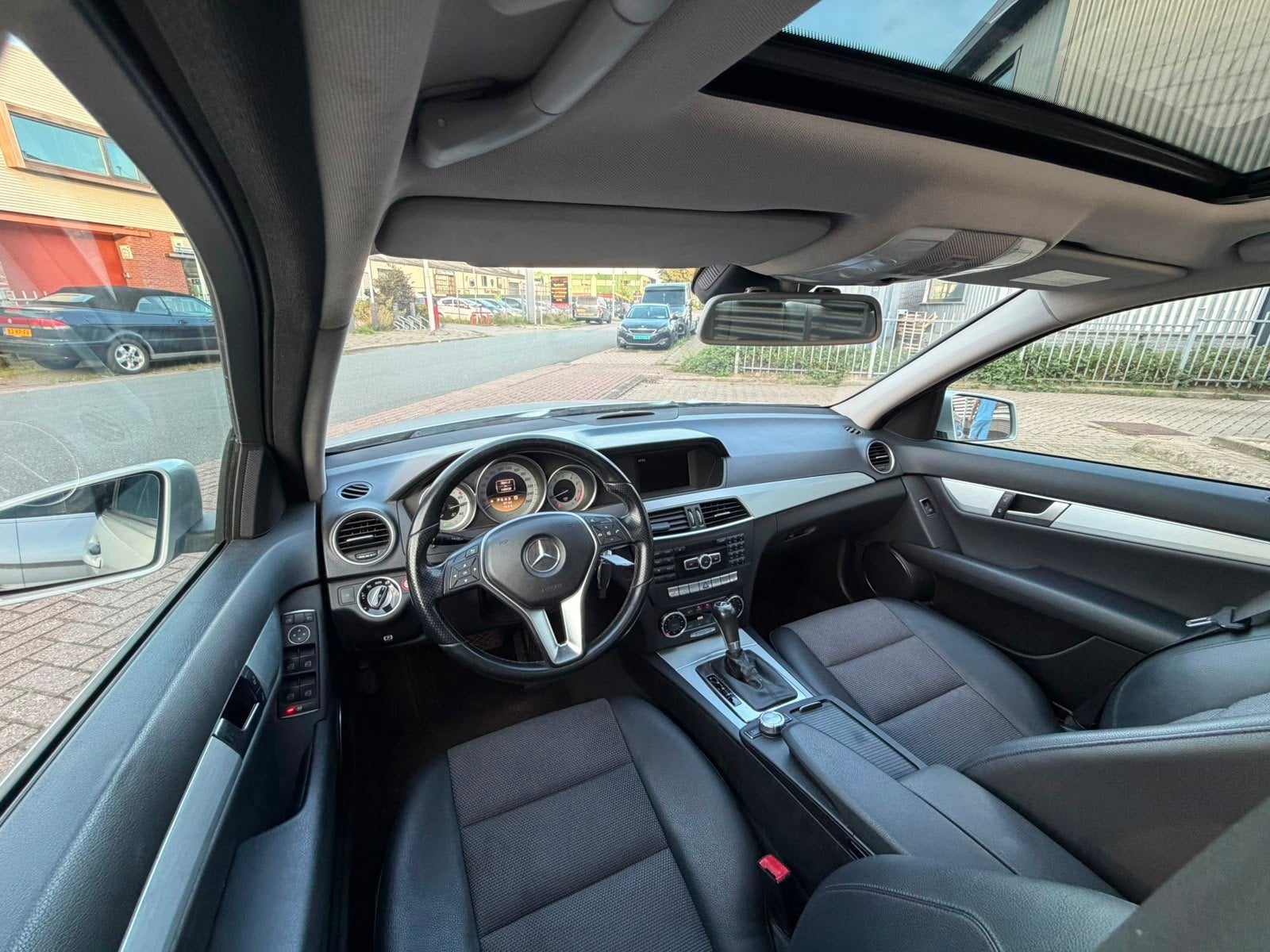 Foto 10 van Mercedes-Benz C-klasse 180 Avantgarde AMG - Automaat - Schui