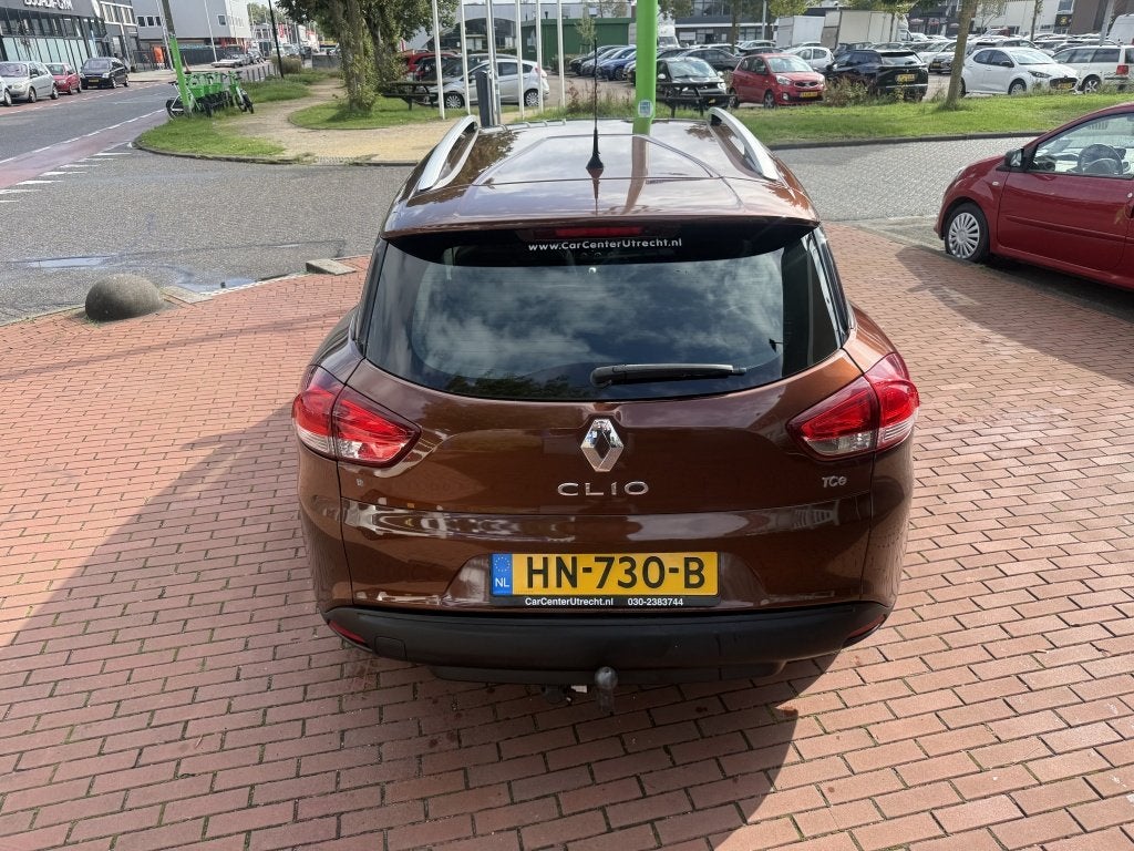 Foto 12 van Renault Clio Estate 0.9 TCe Authentique airco navi trekhaak