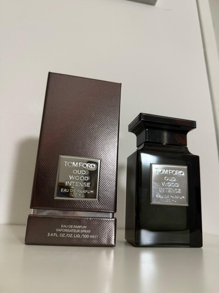 Tom Ford Oud Wood Intense Eau de Parfum 100ml, Sieraden, Tassen en Uiterlijk, Uiterlijk | Parfum, Ophalen of Verzenden, Zo goed als nieuw