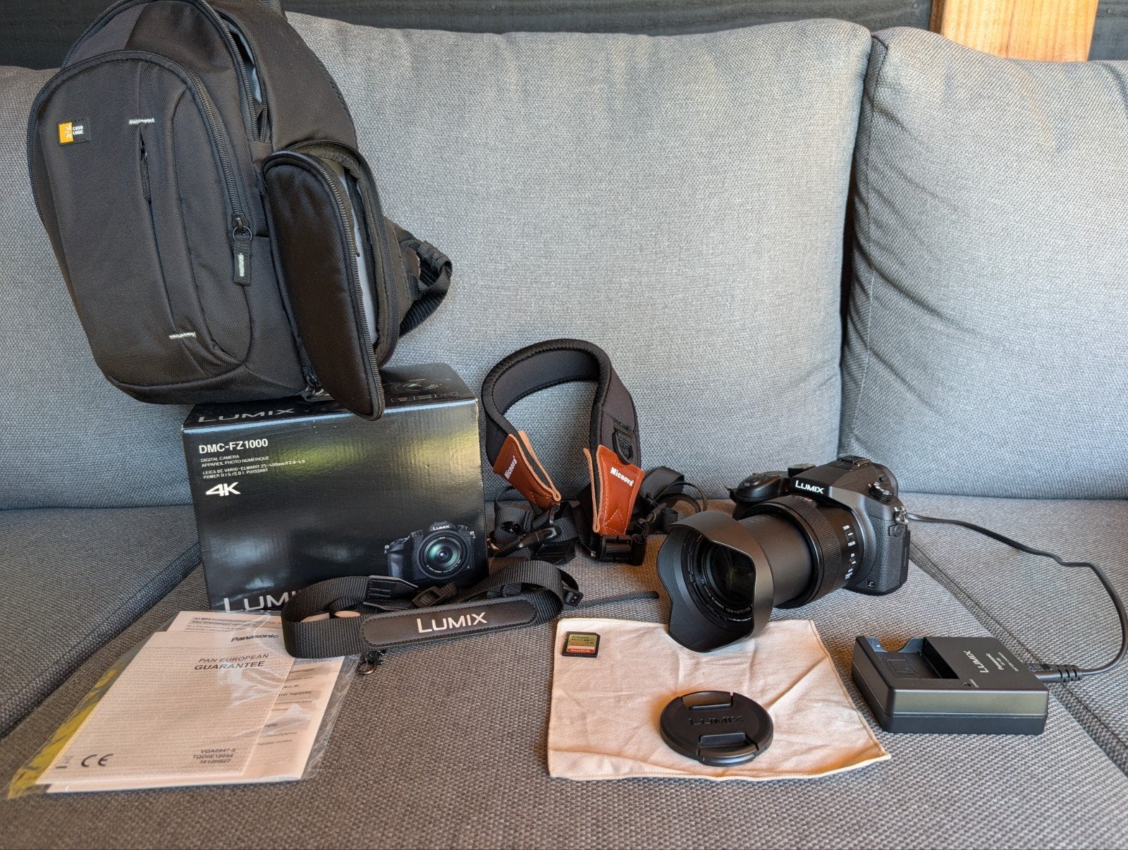 Panasonic Lumix DMC-FZ1000 4K + accessoires, Audio, Tv en Foto, Fotocamera's Digitaal, Ophalen, Panasonic, 21 megapixels, Kantelbaar/draaibaar scherm