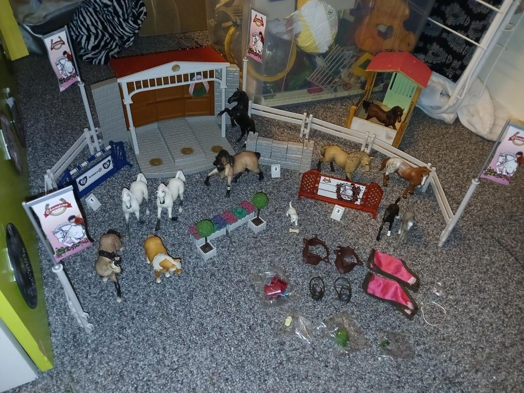 Schleich spring concours + paarden en extra's, Ophalen of Verzenden, Zo goed als nieuw