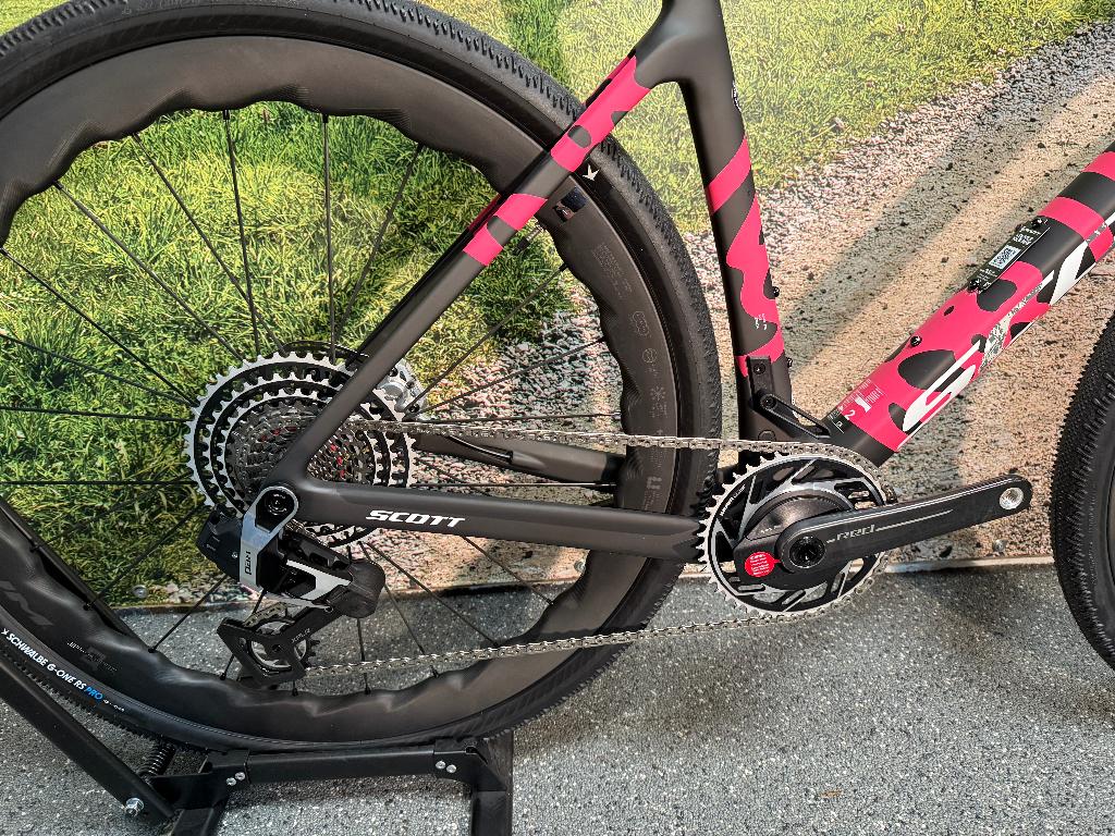 Scott Addict Gravel RC SRAM RED AXS XPLR+PM Fulcrum €8.999,-, 28 inch, Carbon, Heren, Nieuw