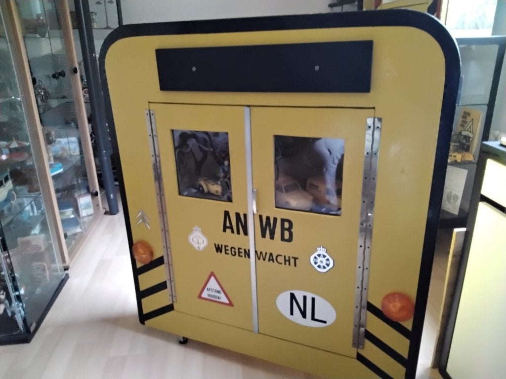 Anwb wegenwacht vintage kastje Citroën 2CV, Ophalen