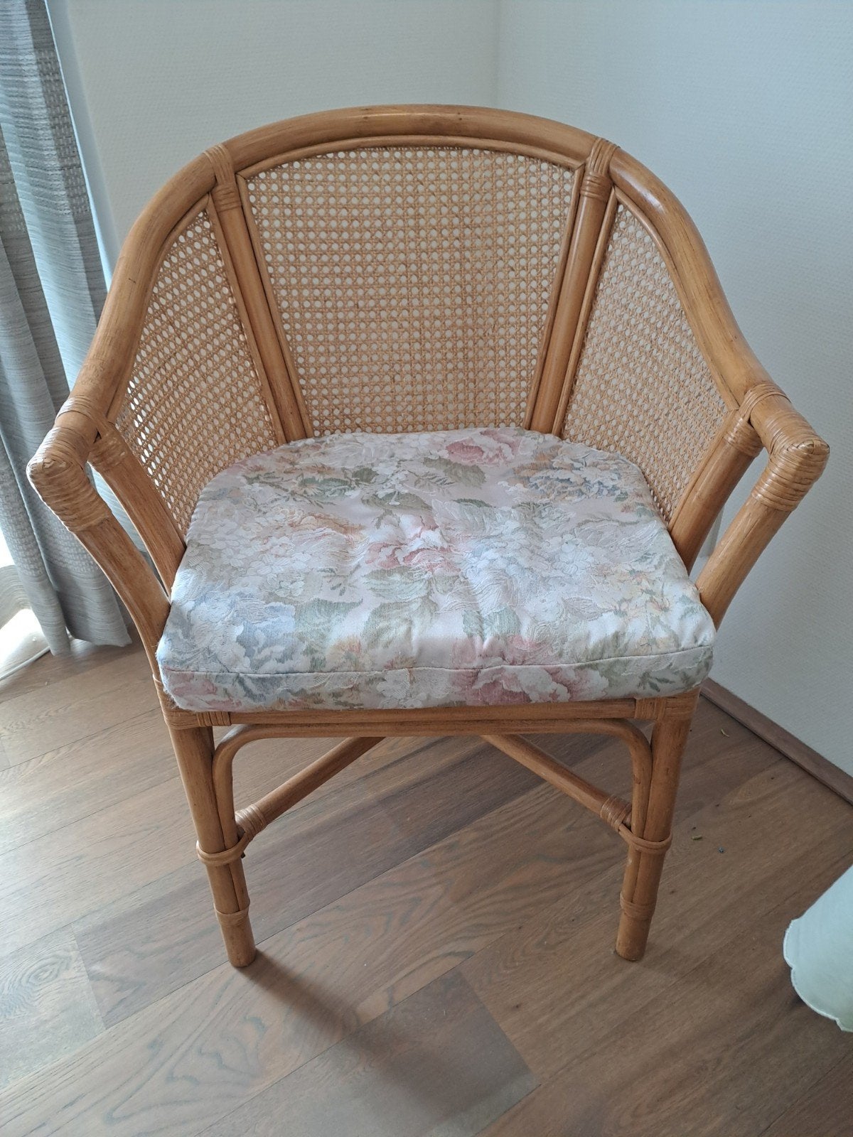 Vintage rotan stoel met kussen, Ophalen, Gebruikt, Bruin, Eén