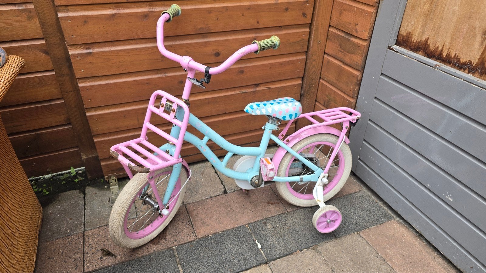 Kinderfiets 14 inch met zijwieltjes en rekje, Terugtraprem, Zijwieltjes, Gebruikt, Minder dan 16 inch
