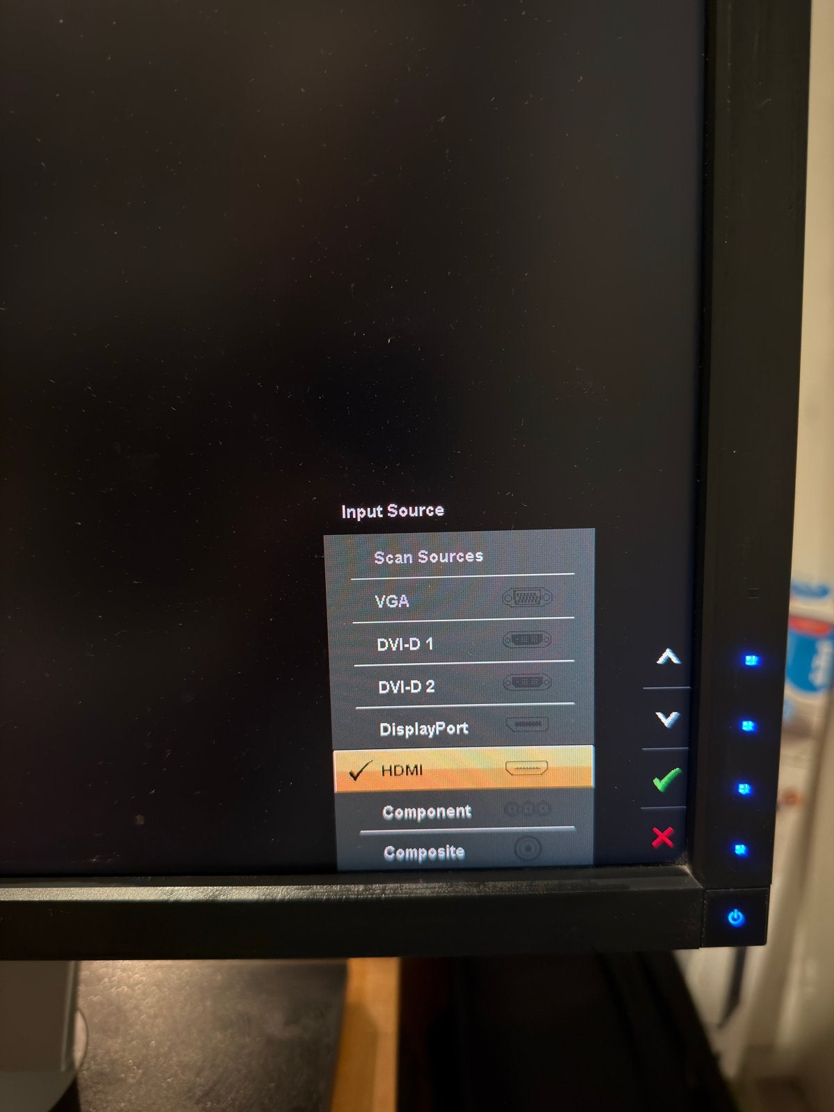 Foto 3 van Dell U2410 Monitor - 24 inch Full HD IPS Scherm