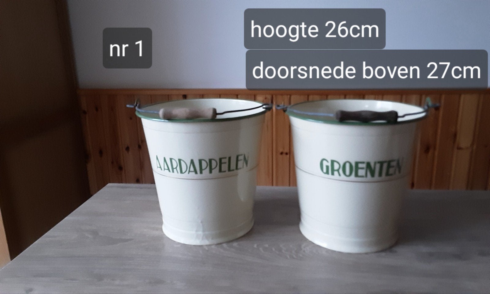 EMAILLE BEIGE AARDAPPELEN EN GROENTEN EMMER MET GOUDEN BIES., Antiek en Kunst, Antiek | Emaille, Ophalen of Verzenden