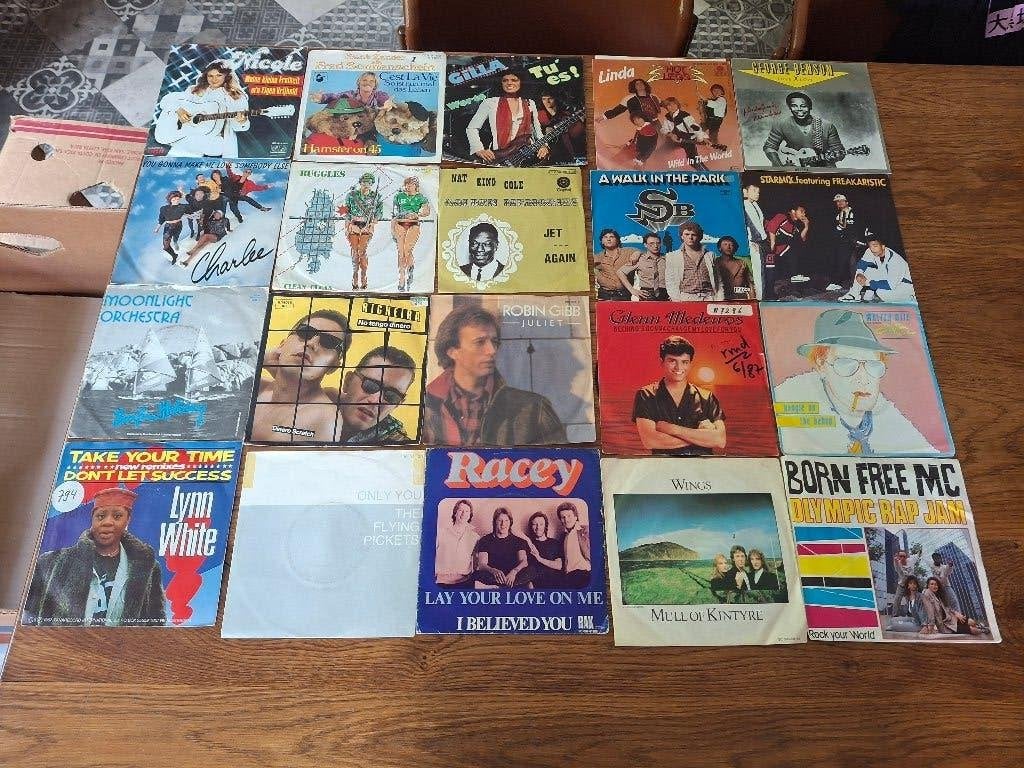 Partij singles 400 stuks(8) 80 euro vaste prijs, 7 inch, Zo goed als nieuw, Pop, Fotohoes