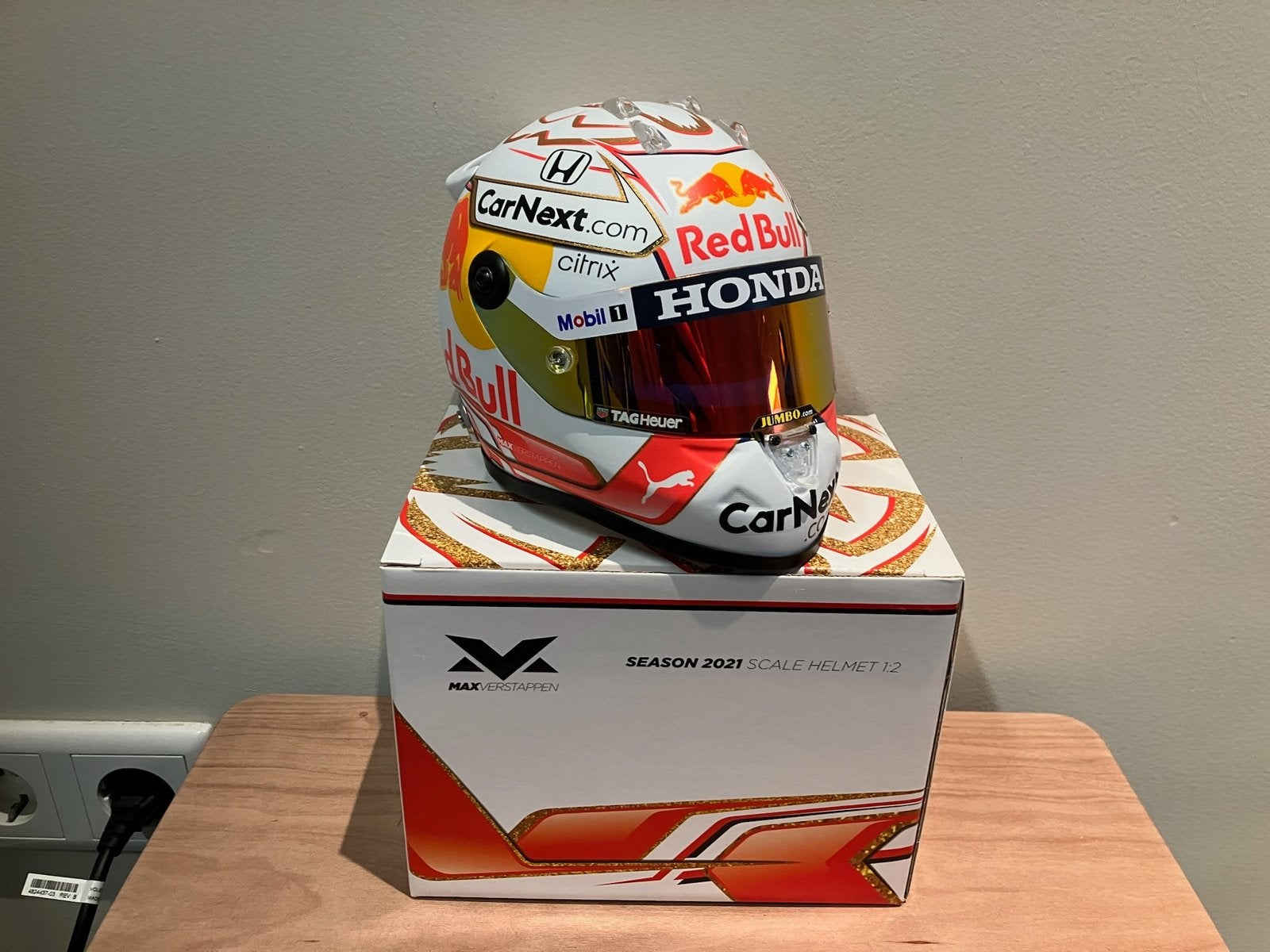 Max verstappen helm 1:2 seizoen 2021, Ophalen of Verzenden, Zo goed als nieuw, Formule 1