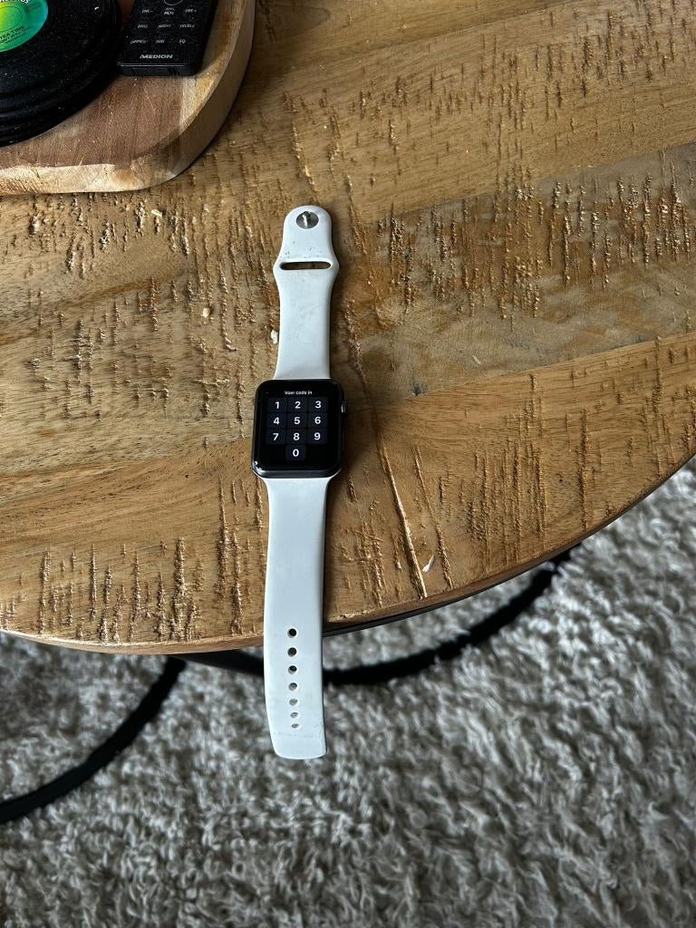 Apple Watch Series 3 (GPS) 38mm met extra bandjes, Gebruikt, Wit, IOS, Afstand