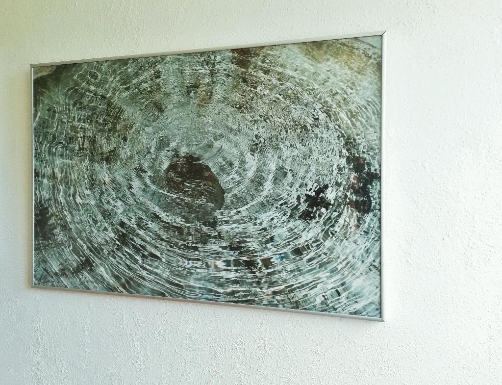 Foto kunstenaar Ab Wagenvoort gesigneerd Fontein, Ophalen of Verzenden, Foto, Fotografie, Met ophangsysteem