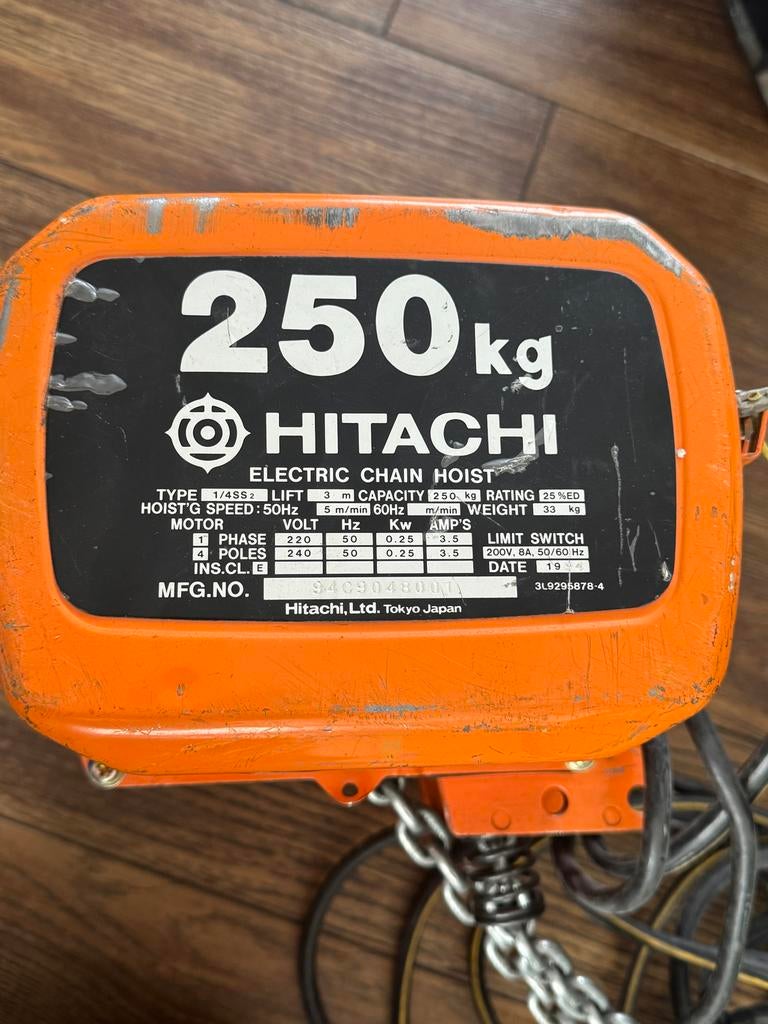 Hitachi Elektrische Kettingtakel 250kg, Doe-het-zelf en Verbouw, Lieren en Takels, Ophalen, Zo goed als nieuw, Elektrisch