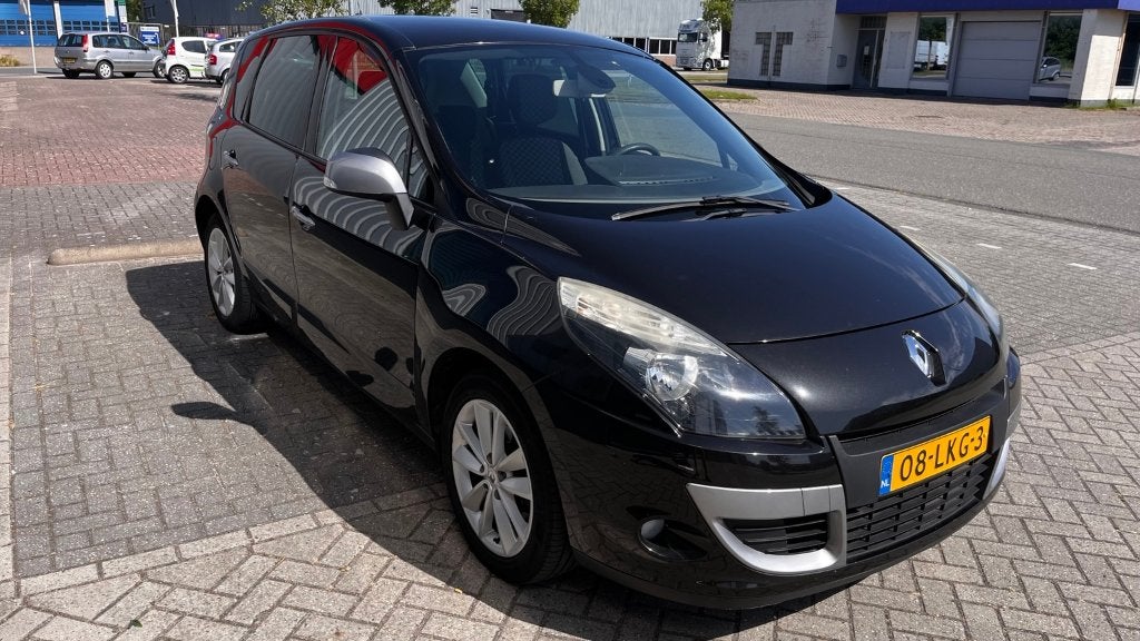 Renault Scénic 1.6 16V, 214793 km, 3 eigenaren, APK 06-2027, Auto's, Voorwielaandrijving, Stof, 4 cilinders, Zwart