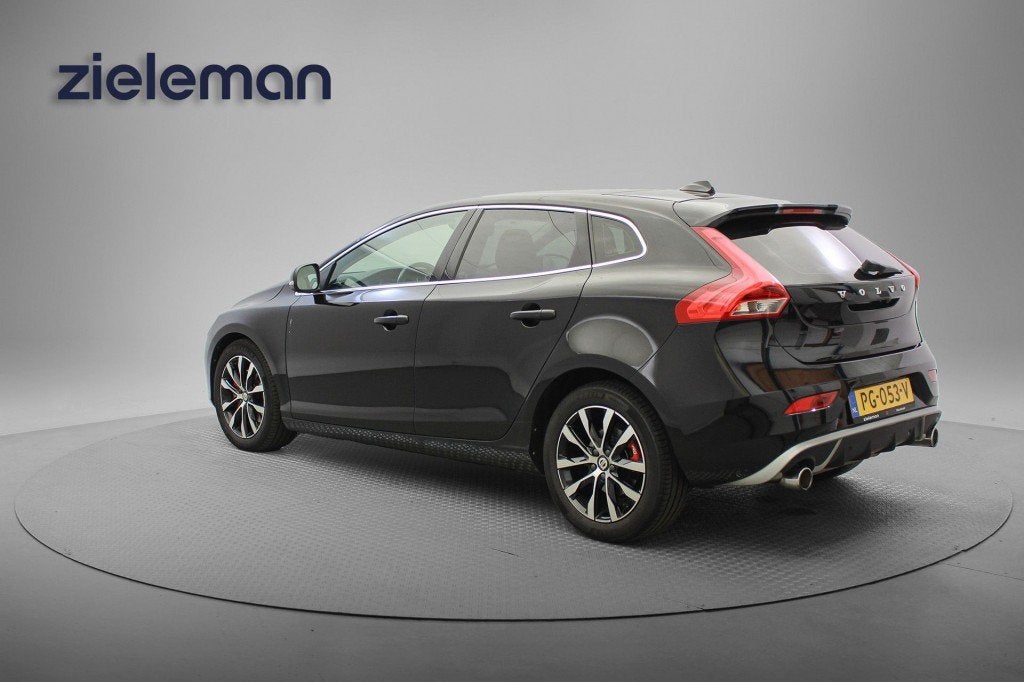 Volvo V40 1.5 T3 Nordic+ Automaat - Panorama, Navi, Camera,, 4 cilinders, Zwart, 1335 kg, V40