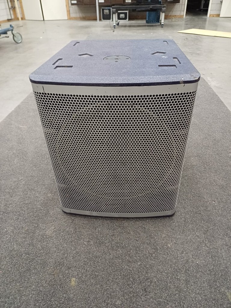 baskast 1x 18'' JBL 2240/2241, Subwoofer, Zo goed als nieuw, Ophalen, 150 watt of meer
