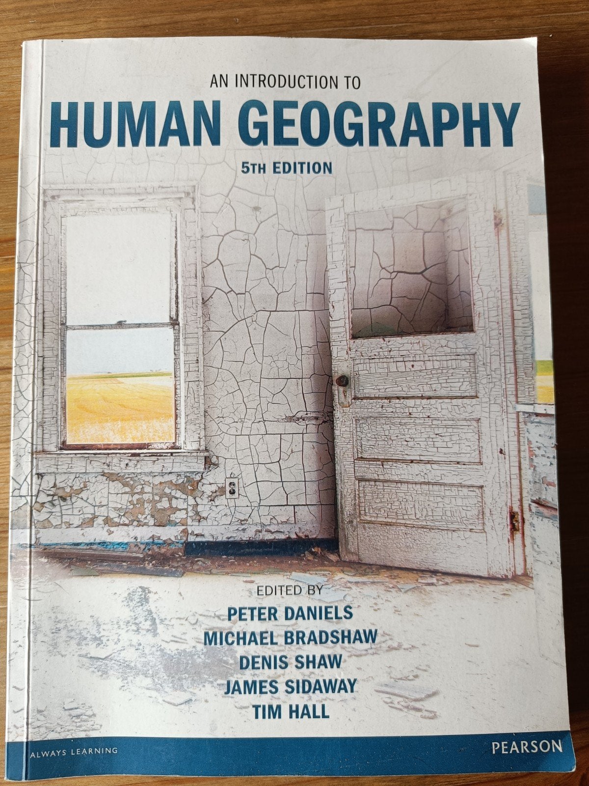 An Introduction to Human Geography - 5th Edition, Ophalen of Verzenden, Gamma, Gelezen, HBO