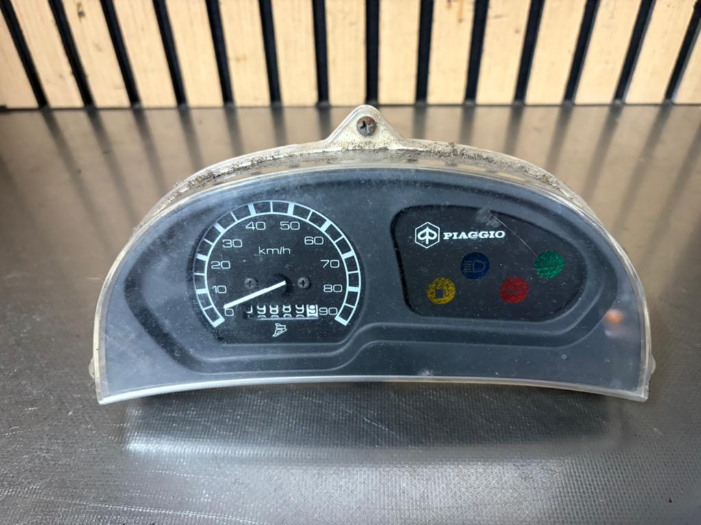 piaggio zip type 3 kilometer teller, Ophalen