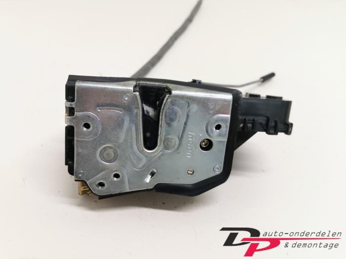 Deurslot Mechaniek 4Deurs rechts-voor van een BMW 3-Serie, Gebruikt, -, -, Ophalen of Verzenden