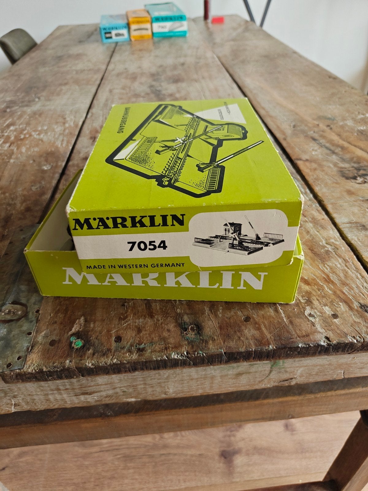 Märklin Mechanische Overweg 7054, Hobby en Vrije tijd, Ophalen