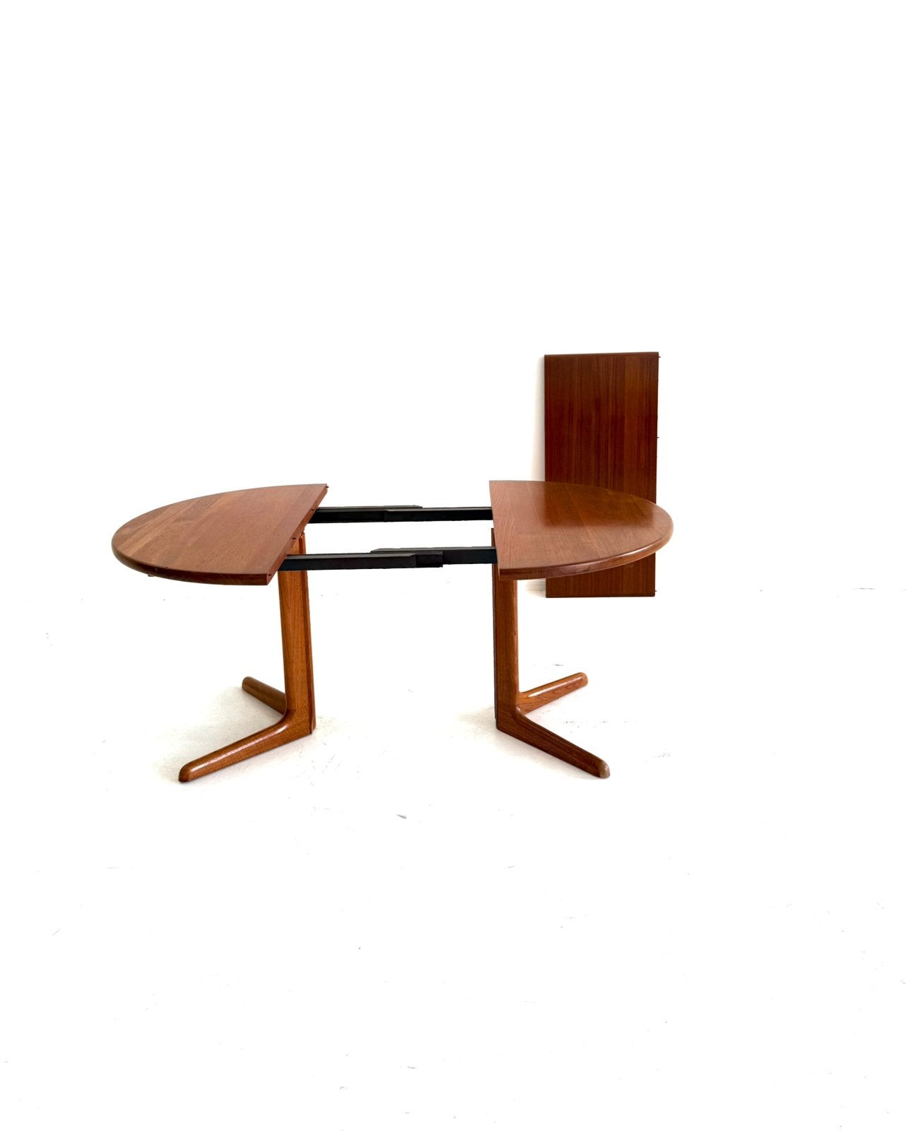 Vintage verlengbare eettafel, Skovby Møbelfabrik ‘60, Huis en Inrichting, Skovby Møbelfabrik, 100 tot 150 cm, Vintage retro buisframe design rotan webbing papercord deens