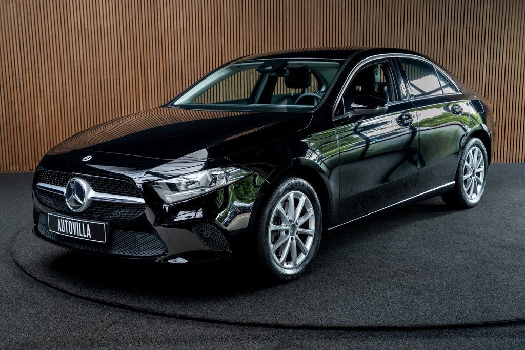 Mercedes-Benz A-Klasse 250 e Business Line Leer Navi Carplay, Gebruikt, Zwart, 4 cilinders, Zwart