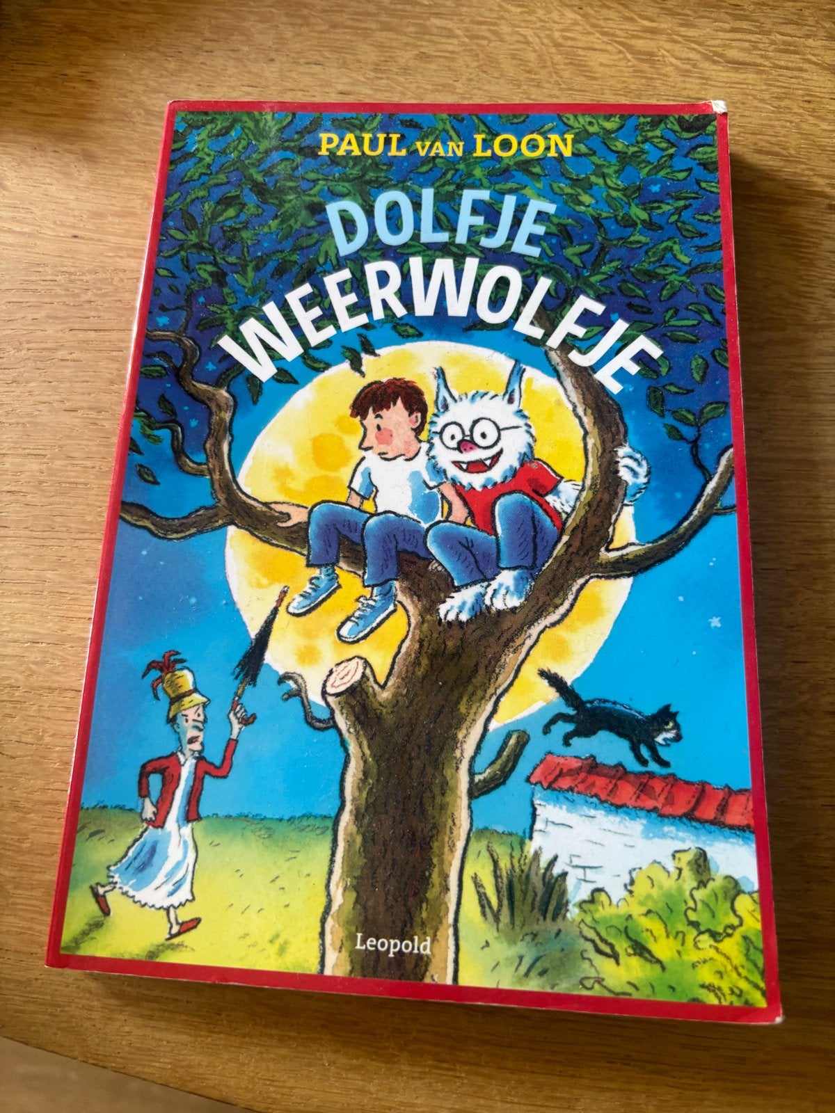 Dolfje Weerwolfje - Paul van Loon (Kinderboek), Ophalen of Verzenden, Zo goed als nieuw, Fictie algemeen