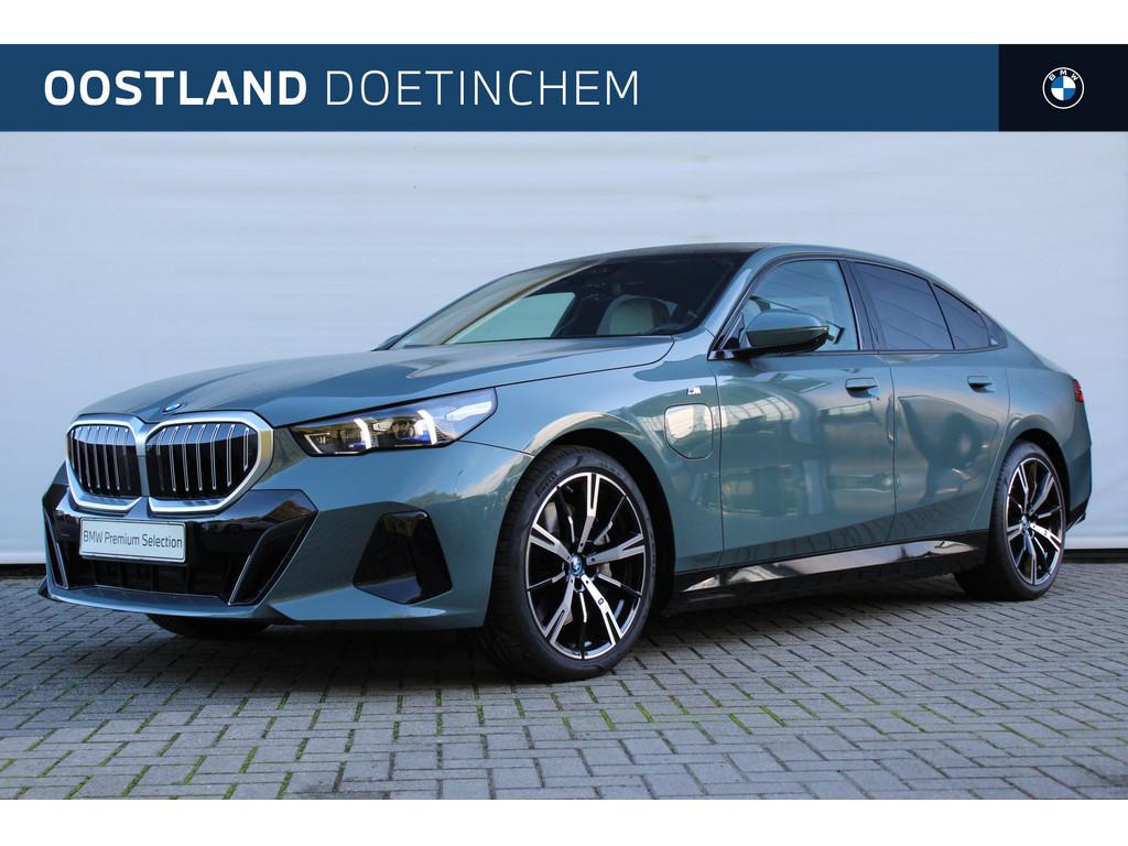 BMW 5 Serie 550e xDrive M Sport Automaat / Panoramadak / Ada, Automaat, Achterwielaandrijving, Gebruikt, Hybride Elektrisch/Benzine
