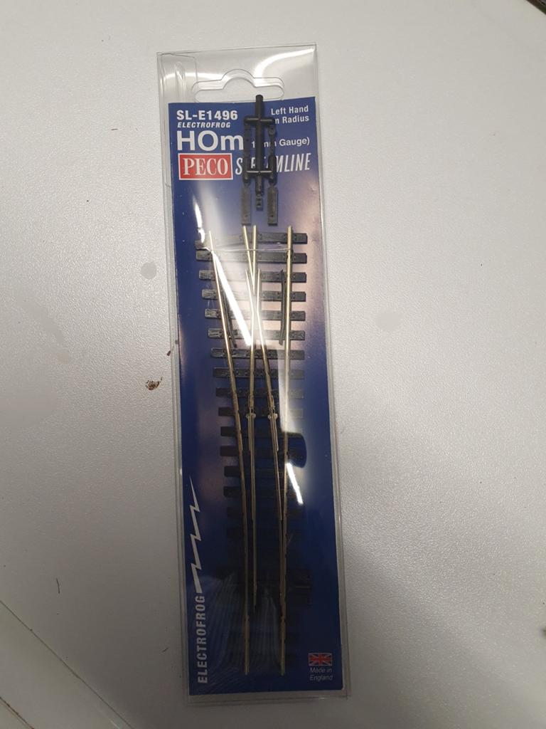 Peco SL-E1496 HOm Electrofrog Wissel Links, Hobby en Vrije tijd, Modeltreinen | H0, Ophalen of Verzenden