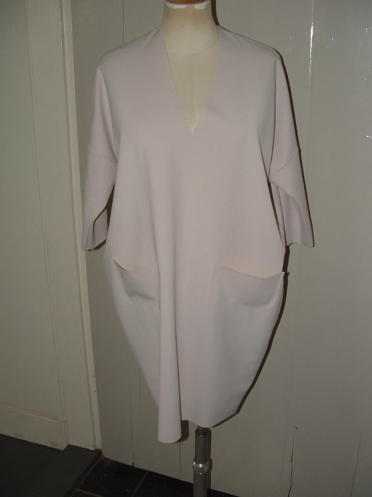 Rinascimento lichtroze (nude) korte jurk / tuniek maat S, Rinascimento, Ophalen of Verzenden, Zo goed als nieuw, Roze