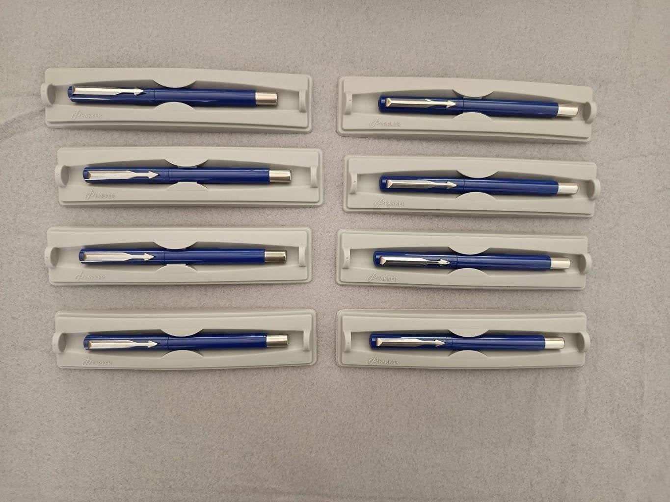 Partij handel 8 nieuw/ zgan Parker roller ball pennen, Parker, Overige typen, Met doosje, Ophalen of Verzenden
