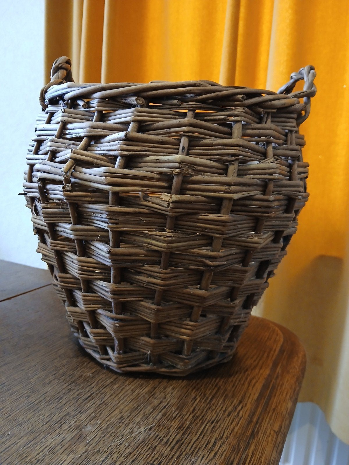 GEVLOCHTEN OUDE MAND Z.G.S  HG 27 CM, Huis en Inrichting, Woonaccessoires | Schalen en Manden, Mand, Ophalen of Verzenden, Handgemaakt