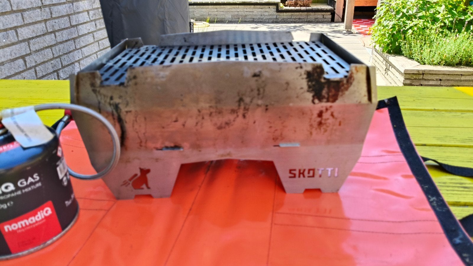 Skotti gasbarbecue met accessoires en gasflessen, Ophalen of Verzenden, Gebruikt, Skotti