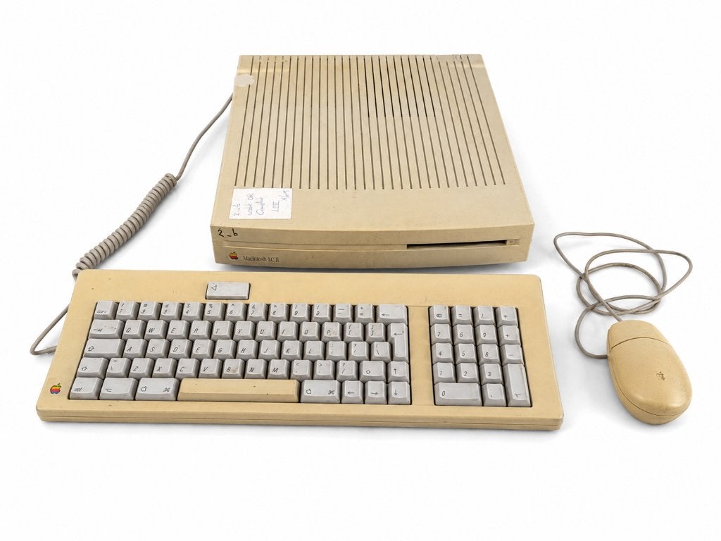 Apple Macintosh LC M0350 met toetsenbord en ADB-muis, Ophalen, Apple Macintosh
