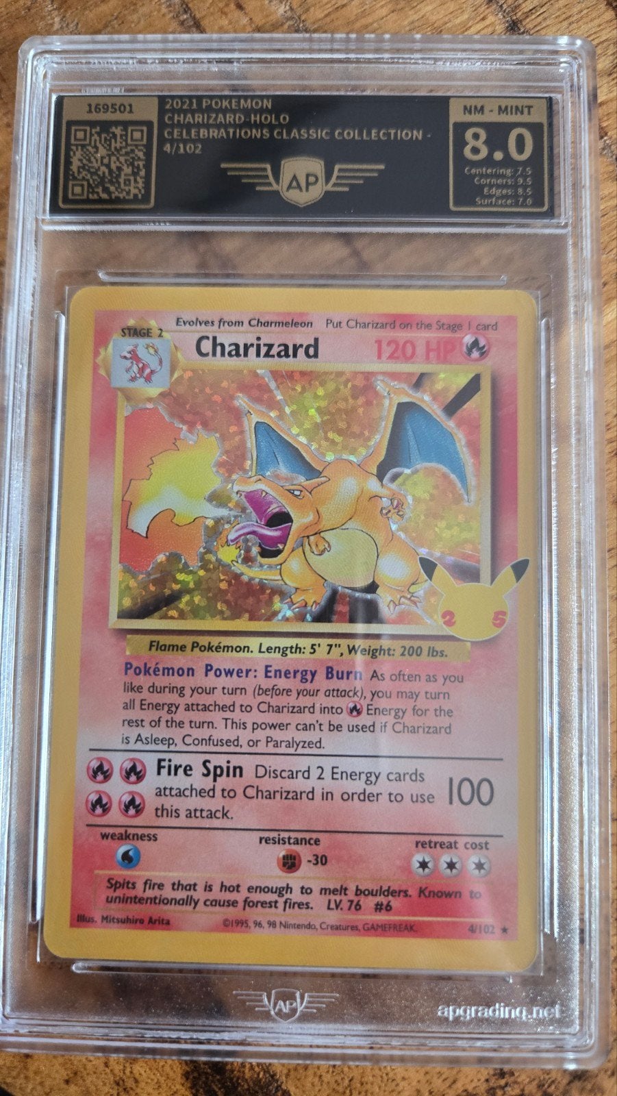 Pokémon Charizard Holo Celebrations Classic Collection 8.0, Ophalen of Verzenden, Zo goed als nieuw, Losse kaart
