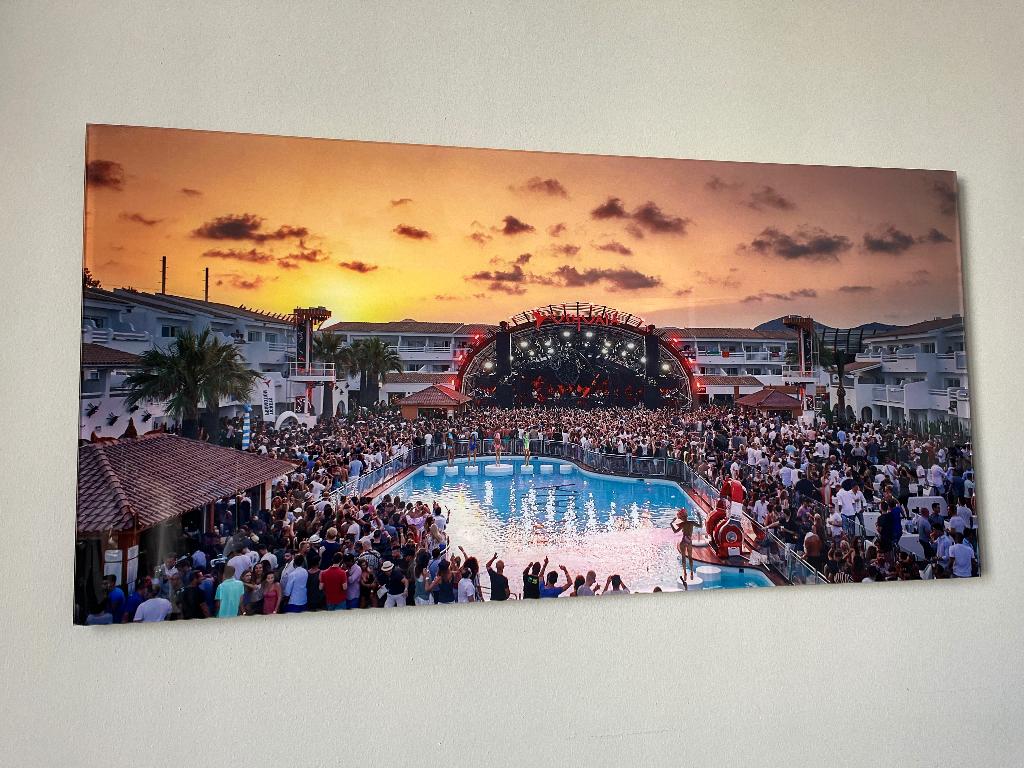 "Ushuaïa Ibiza at sunset", foto op plexiglas, Huis en Inrichting, Ophalen, Zo goed als nieuw, 100 tot 125 cm, Foto of Poster
