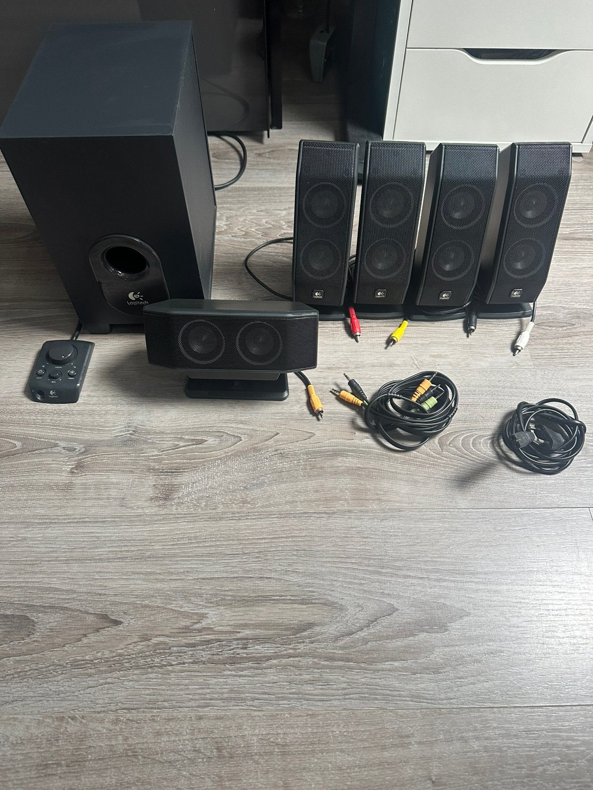 Logitech X-540 5.1 SURROUND SOUND + GELUIDKAART + CONTROLLER, Overige merken, 70 watt of meer, Ophalen of Verzenden, Zo goed als nieuw