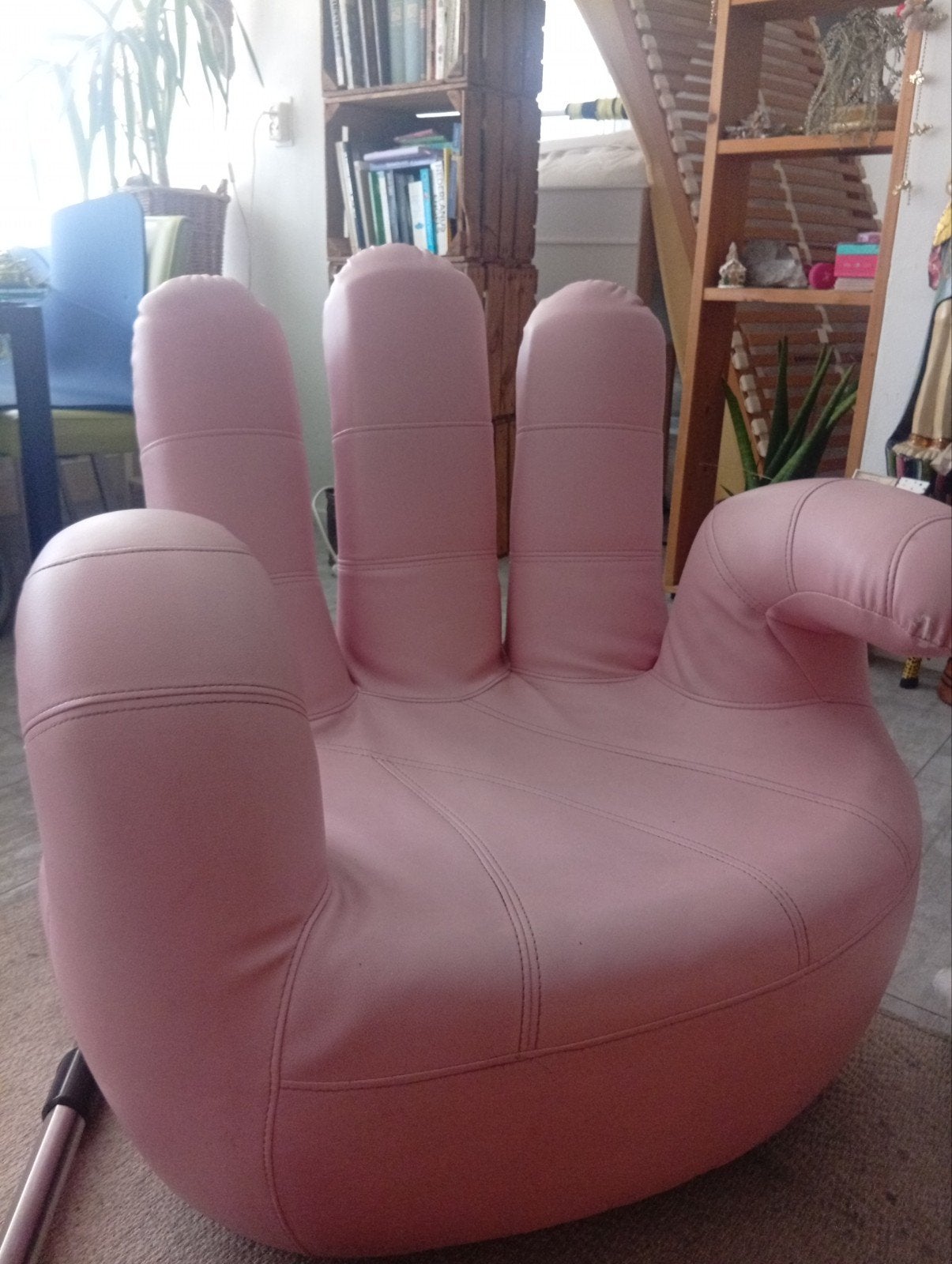 Unieke Roze Handstoel - Eyecatcher voor elk interieur!, Ophalen, Kunststof, Gebruikt, Overige kleuren
