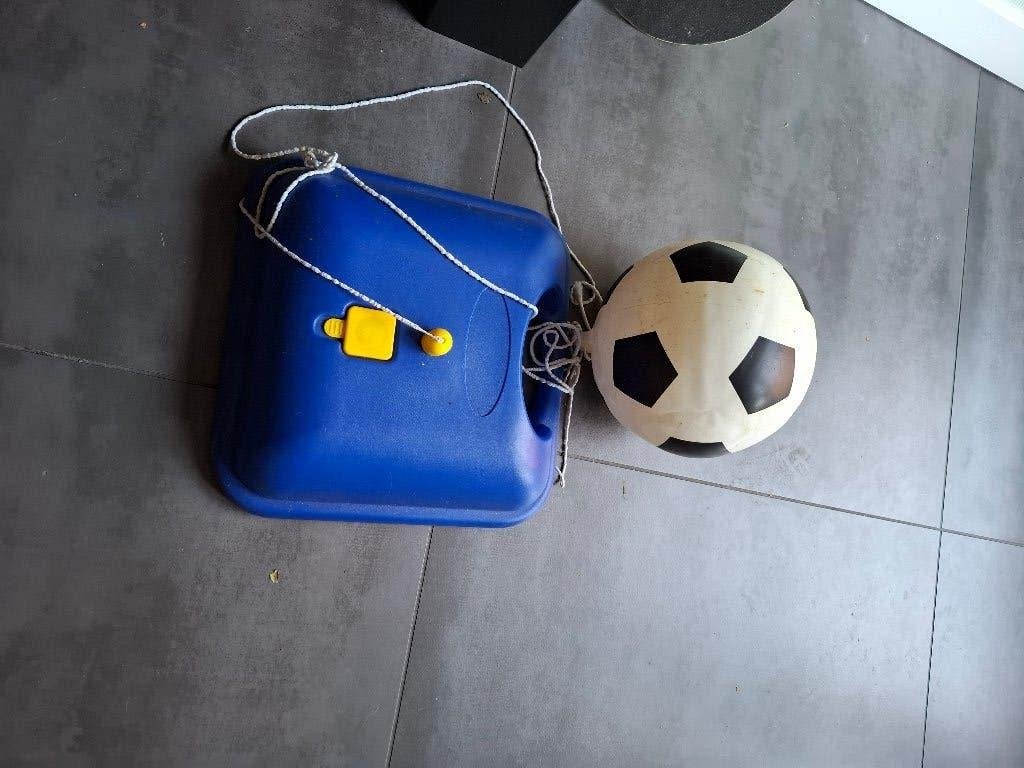Voetbaltrainer, voetbal aan koord en verzwaarde basis., Verzamelen, Ophalen, Gebruikt, Overige sporten, Spel