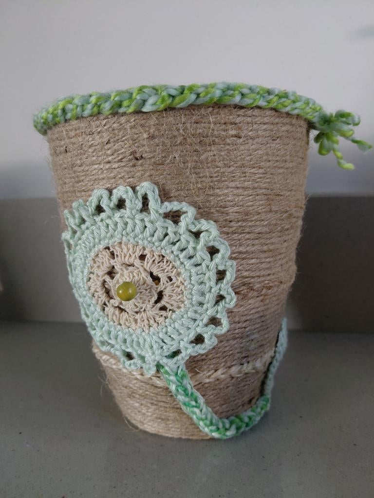 Unieke handgemaakte bloempot met gehaakte decoratie, Ophalen, Overige materialen, Rond, Nieuw