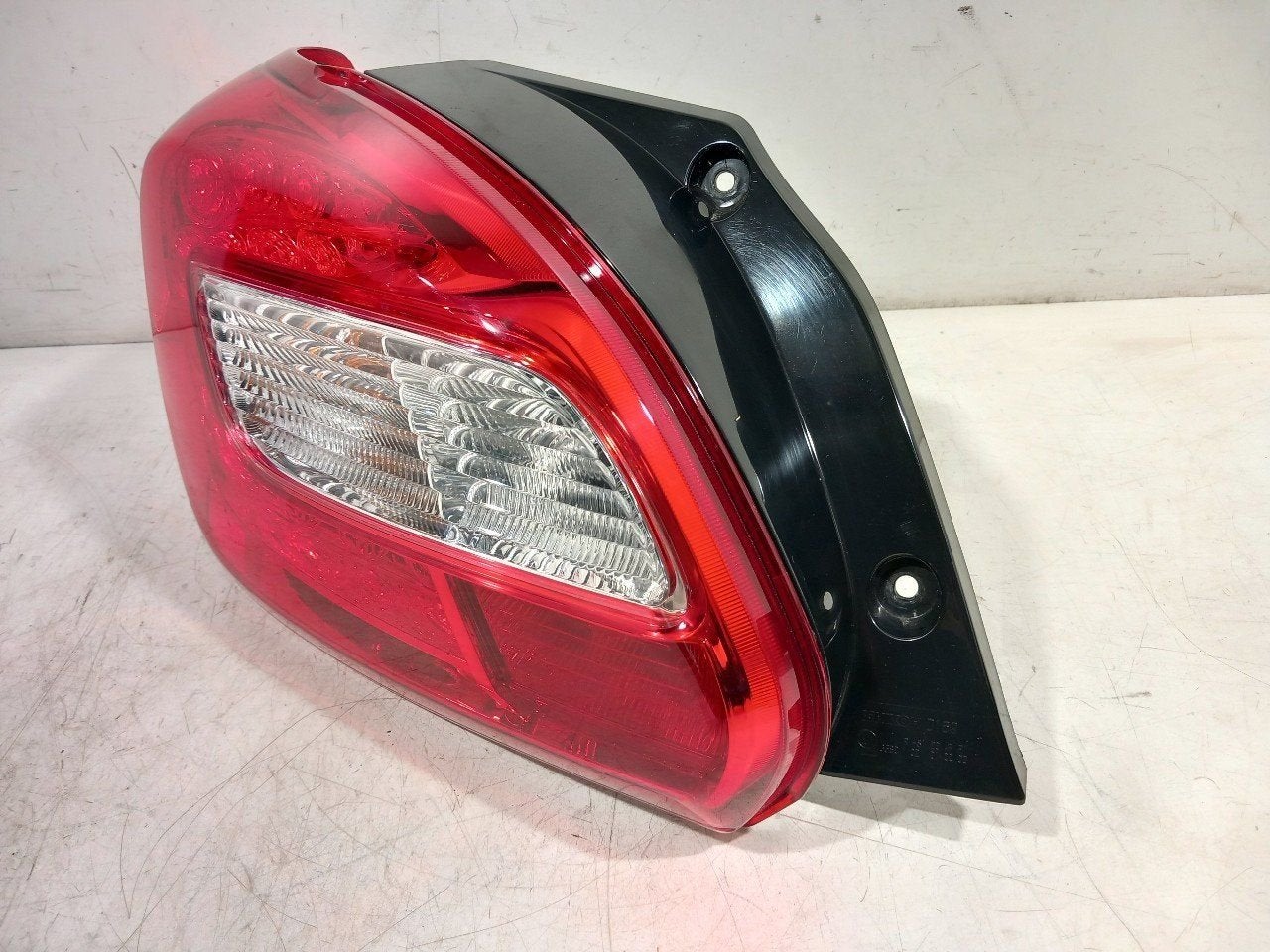 Achterlicht links buiten Mitsubishi Space Star, Onderdelen@venauto.nl, Van der Ven Autorecycling B.V., Gebruikt, Ettenseweg 76, 4706 PB Roosendaal, The Netherlands