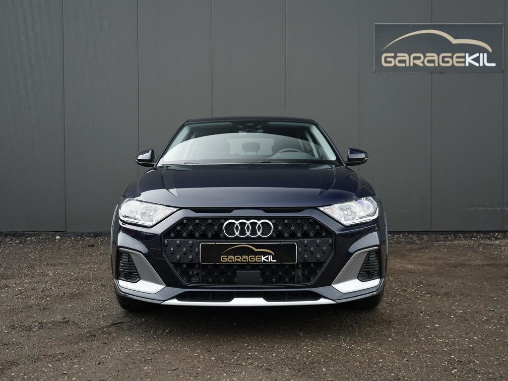 Audi A1 allstreet 25 TFSI Citycarver Dealderonderh / Lage KM, Voorwielaandrijving, Stof, Zwart, 95 pk