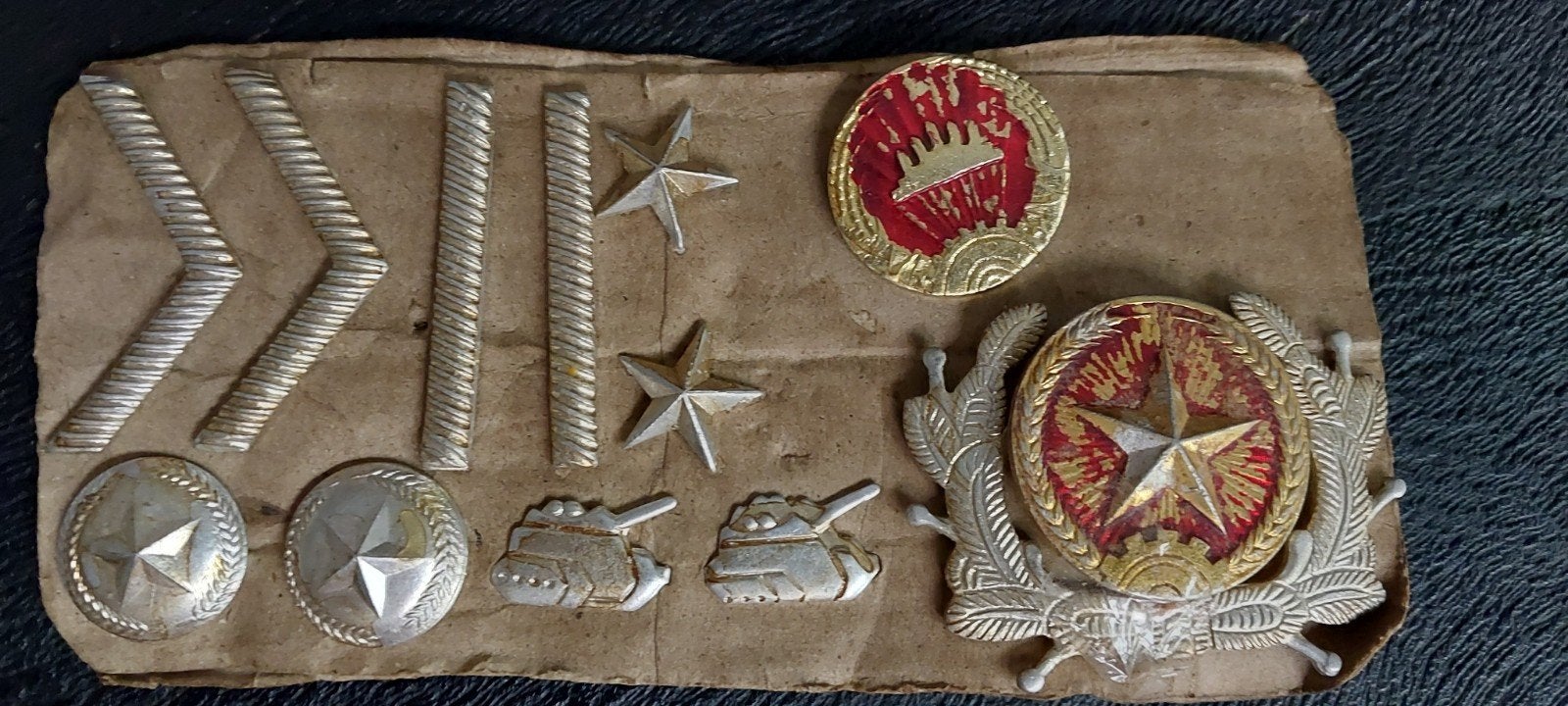Vietnam war_ SET OF ORIGINAL MILITARY RANKS, BADGES...tankdi, Verzamelen, Ophalen of Verzenden, Landmacht, Embleem of Badge