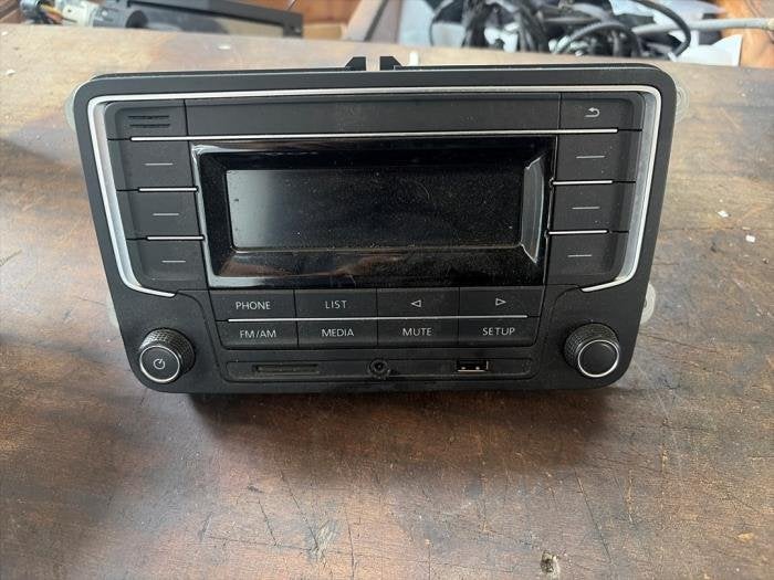 Radio van een Volkswagen Caddy, Gebruikt, -, Volkswagen, -